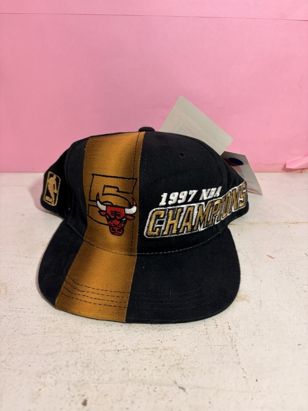 Vintage1997 Sports Specialties Chicago Bulls 5 Times Champions NEW WITH TAGS